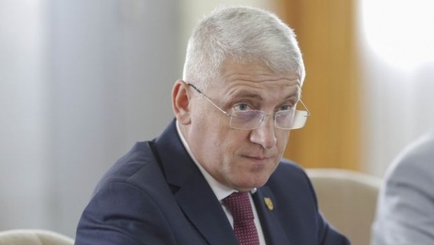 Adrian Ţuţuianu asigură conducerea Senatului în perioada 9 - 11 iulie