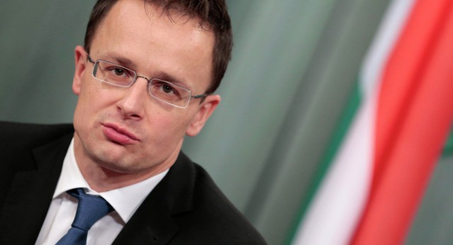 Ministrul ungar de externe: Bruxellesul trebuie împiedicat să implementeze Pactul ONU cu privire la migraţii
