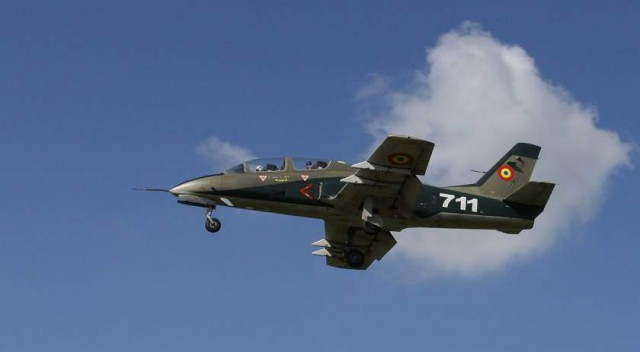 Un AVION MILITAR S-A PRĂBUȘIT în timpul unui zbor de antrenament. Ce spune ministrul Apărării Naționale