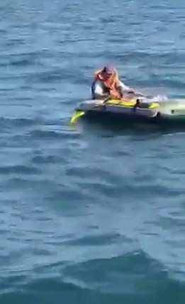 ALERTĂ! Barcă în derivă, în zona Mangaliei: un bărbat a fost SALVAT! VIDEO