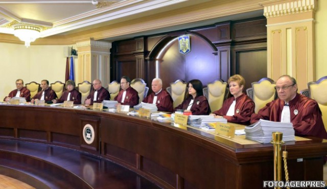 Curtea Constituțională a declarat neconstituțională Legea privind pensiile militare de stat 