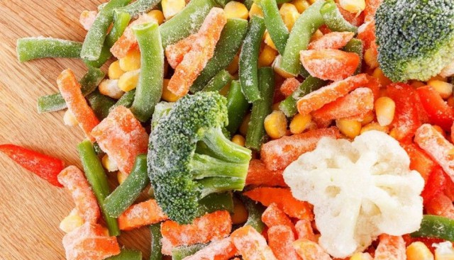 Etichetele produselor vegetale congelate ar putea conţine recomandarea preparării termice înainte de consum