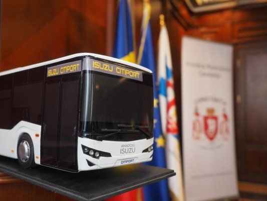 Municipalitatea a semnat contractul pentru 100 de autobuze noi: sunt DIESEL EURO 6