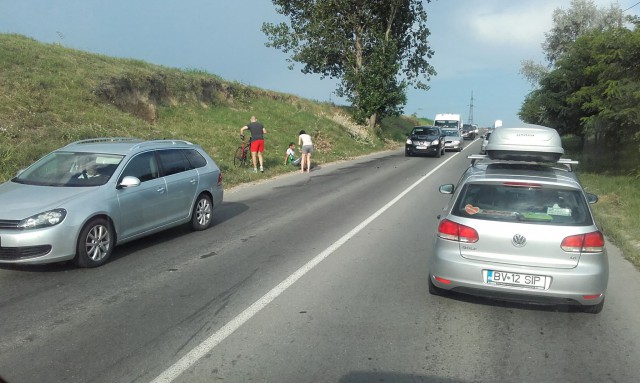 Biciclist lovit de maşină, pe drumul dintre Năvodari şi Lumina