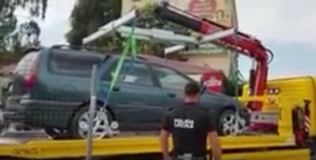 RAZIE în piețele din Constanța: Autoturism ridicat de polițiștii locali! VIDEO