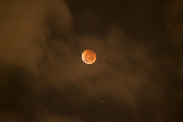 Eclipsă parțială de Lună. Când va putea fi văzută pe cerul României