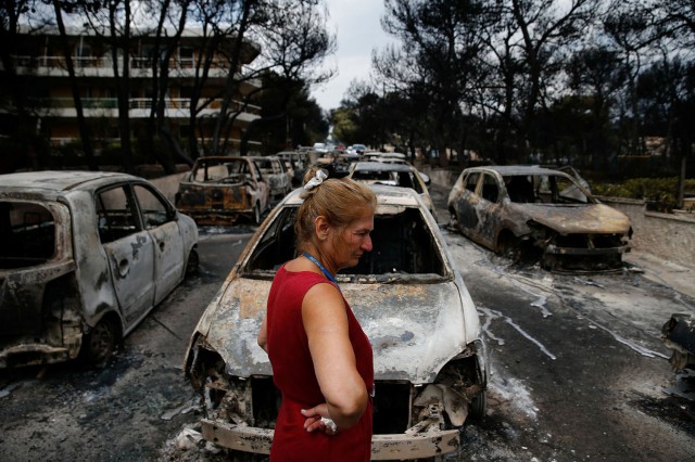 VIDEO. IMAGINI cu DEZASTRUL DE PROPORȚII BIBLICE din GRECIA. Încă se mai caută MORȚII din casele și mașinile carbonizate!