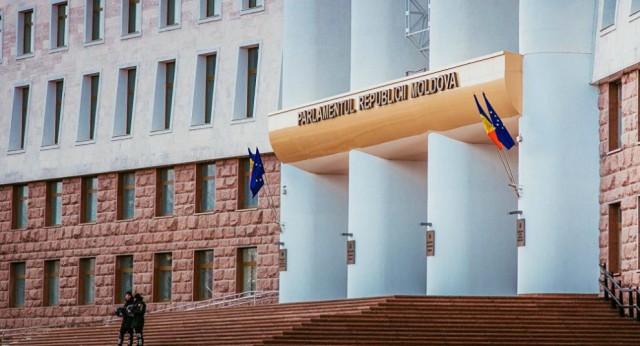 Republica Moldova: Curtea Constituţională a suspendat acţiunea legii prin care Serviciul de Informaţii trece în subordinea parlamentului