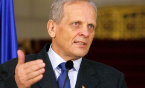 Fostul premier Theodor Stolojan o DESFIINȚEAZĂ pe Viorca Dăncilă după prezentarea raportului de activitate: 'Lipsa de rezultate totală'