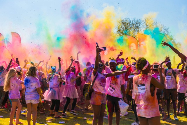 Restricții pentru șoferi în stațiunea Mamaia, în timpul desfășurării 'The Color Run Sunset'!