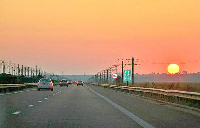 LUXTEN aprinde din nou lumina! Zeci de milioane pentru iluminarea drumurilor din Constanţa se duc în conturile „abonatei” la contracte cu statul