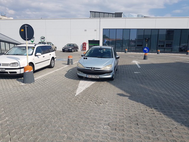 Din ciclul: cel mai tare din parcare și parcarea era goală... la City Park Mall