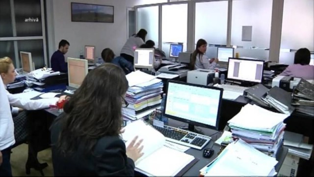 Teodorovici: Nu poţi avea la stat salarii mai mari decât în sectorul privat