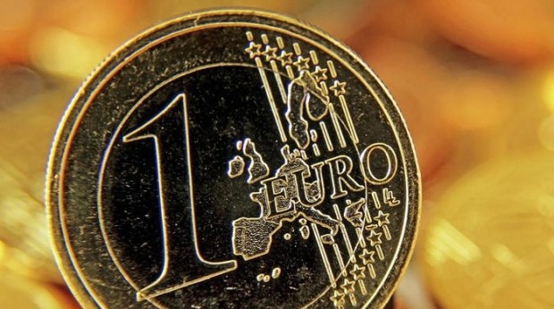Euro a scăzut spre 4,62 lei, la cel mai scăzut nivel din ultimele opt luni