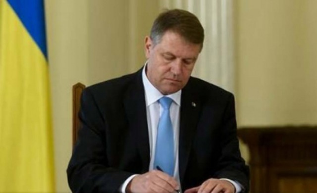 Klaus Iohannis a semnat primele decrete, după decizia CCR: Ignoră ordinul judecătorilor constituționali