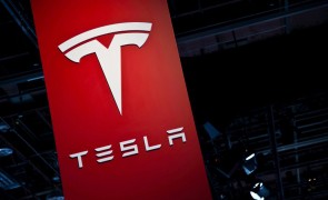 Elon Musk a vândut acţiuni Tesla în valoare de 6,9 miliarde de dolari