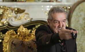 Gigi Becali, ATAC la adresa Vioricăi Dăncilă și a Guvernului: Suntem proști. Uită-te la prim-ministru, la miniștri