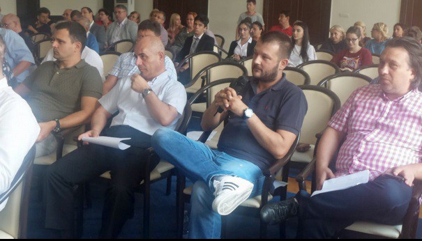 AEC: CJC are șansa de a intra în legalitate, aprobând reducerile de 50% la transportul județean pentru elevi și studenți!