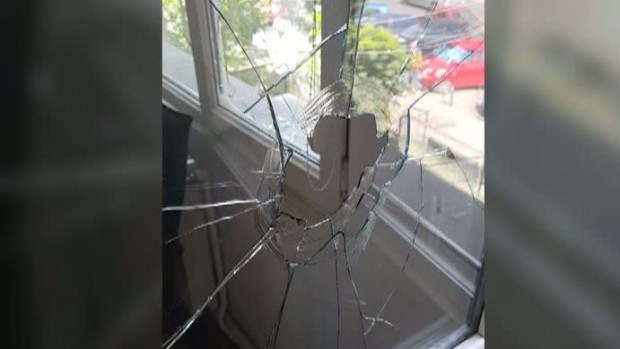 Sediul PSD din sectorul 6 a fost vandalizat. Poliţiştii fac cercetări