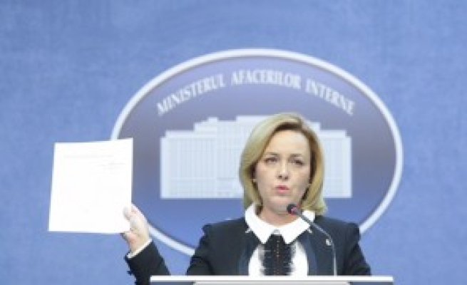 Deputatul bătut de jandarmi în Piața Victoriei, scrisoare deschisă către Carmen Dan