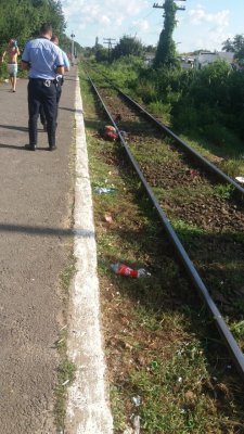 COSTINEȘTI. Bărbat MORT, după ce a fost lovit de TREN!
