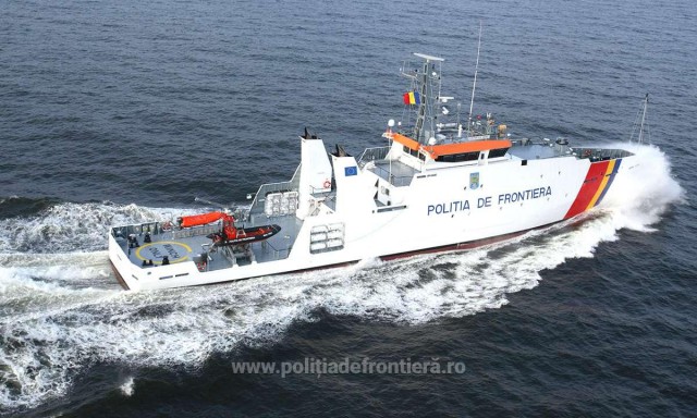 NAVA AMIRAL „Ștefan cel Mare” a Poliției de Frontieră participă la spectacolul de Ziua Marinei