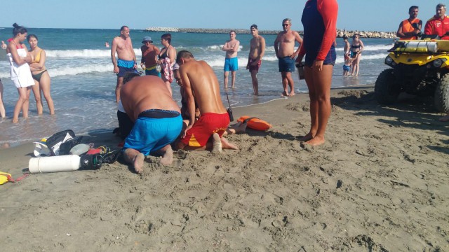 Resuscitare pe plajă, la Eforie Sud! VIDEO