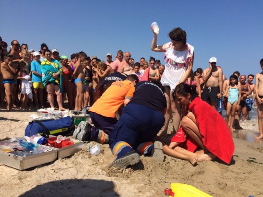 TRAGEDIE. O fetiţă de 12 ani A MURIT ÎNECATĂ ÎN MARE, la Mangalia!