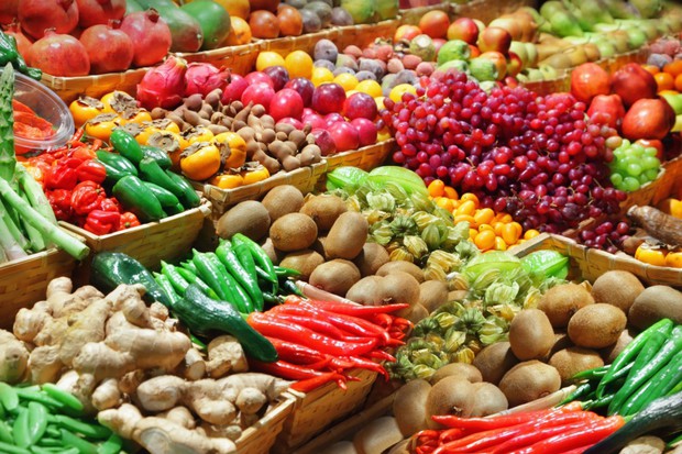 INS: Importuri de legume şi fructe de 691 milioane euro, în primele 5 luni; exporturile au totalizat 57,6 milioane euro