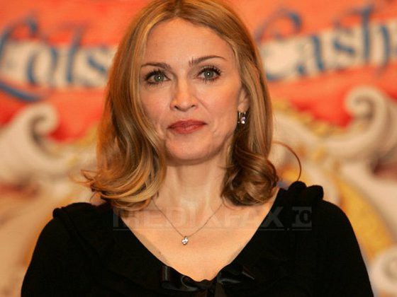 Madonna a susţinut un show-surpriză de Anul Nou în localul newyorkez Stonewall Inn