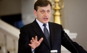 Antonescu, după zvonul că nu ar mai fi pe loc eligibil pe lista de europarlamentare: Nu-mi imaginez cine ar putea să aibă temeri