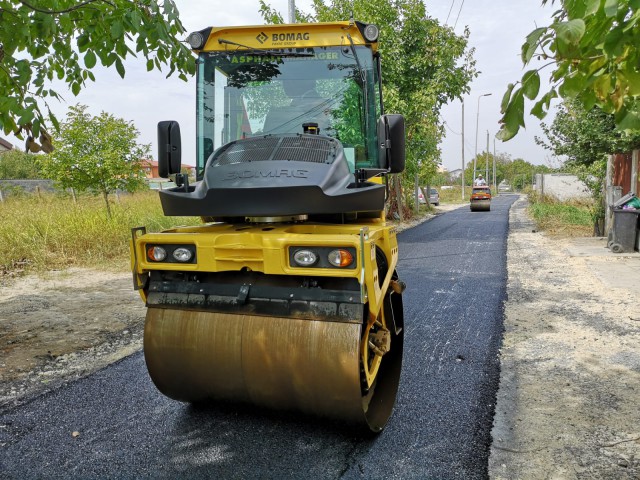 Încă o stradă din Constanţa a intrat în plin proces de asfaltare!