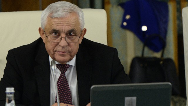 Ministrul Daea promite fermierilor că vor primi subvenţiile pe 16 octombrie, „în primul minut al zile“