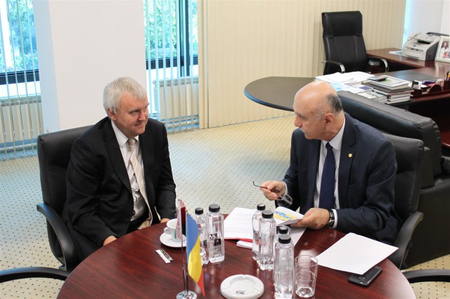 Ambasadorul Republicii Belarus, Andrei M. Grinkevich, la Constanţa. Tema discutată: dezvoltarea relaţiilor economice dintre firme din judeţul Constanţa şi Belarus