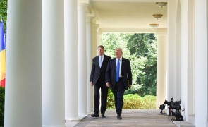 Donald Trump, mesaj pentru Klaus Iohannis: preşedintele SUA menţionează tema gazelor naturale