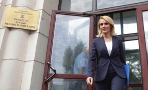 Gabriela Firea, atac INCENDIAR la Carmen Dan: 'Spre deosebire de ea, eu am cei 7 ani de acasă'