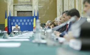 Prima reacție din Guvern după excluderile din PSD: 'S-a depăşit o linie roşie şi atunci trebuia să se ia nişte măsuri'