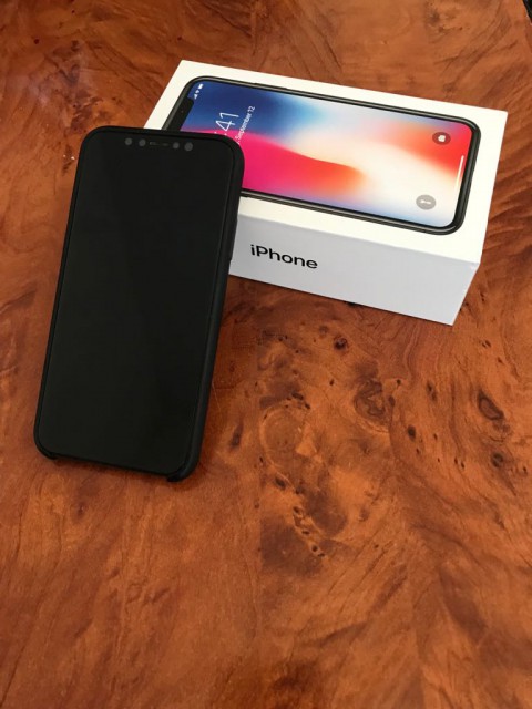 PERCHEZIȚII! O femeie a reclamat furtul unui Iphone X pentru a primi altul nou! Au urmat laude și concedii în Bulgaria!