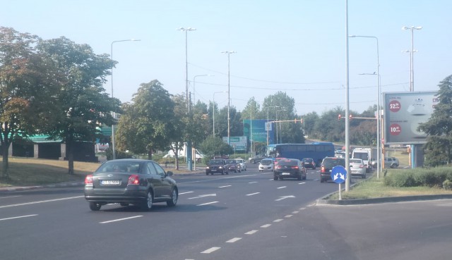 SUPĂRAREA locuitorilor din zona Campus: linia dublă continuă de pe bulevardul Aurel Vlaicu