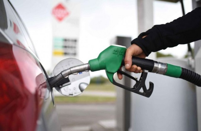 Taxele pentru carburanţi din România ajung, în medie, la 50% din preţul total