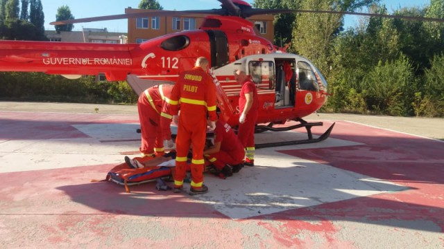 Copil de 10 ani agăţat în gardul şcolii, la Negru Vodă: a intervenit elicopterul SMURD!