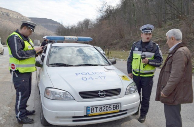 Un constănţean a 'FĂCUT-O DE OAIE' în Bulgaria: A vrut să mituiască un poliţist cu 30 de euro şi 10 leva! 'Erau banii de amendă…'
