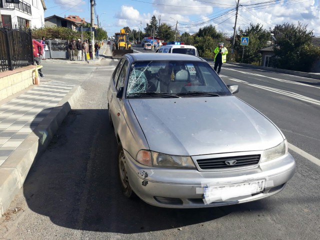Un șofer aflat sub influența alcoolului a accidentat o adolescentă, în drum spre Mangalia
