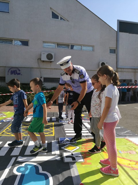FOTO! Campania ‘Verde la educație pentru circulație ‘ în Constanța