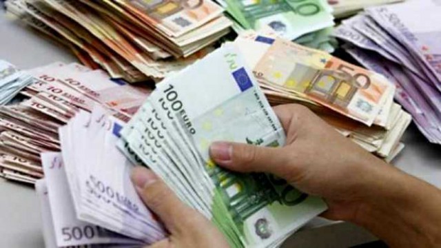 Euro a scăzut la un curs de referinţă de 4,7777 lei/euro