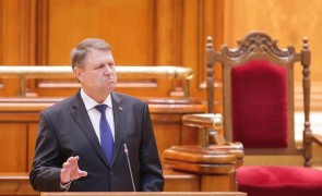 Victorie pentru Iohannis la CCR. Legea detenţiei la domiciliu, adoptată neconstituţional