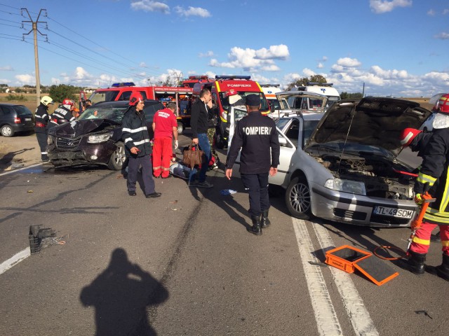 ACCIDENT cu persoană ÎNCARCERATĂ, spre Valu lui Traian
