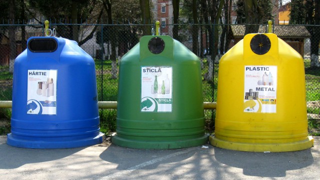 Comisia Europeană ajută România şi alte state să îndeplinească obiectivele privind reciclarea deşeurilor municipale