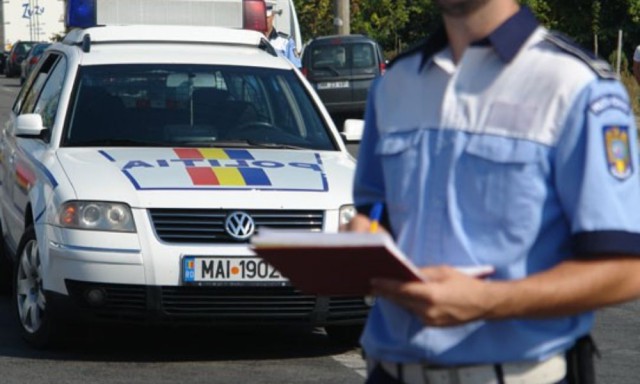 Polițiștii rutieri au depistat în trafic un autoturism cu numere de înmatriculare expirate