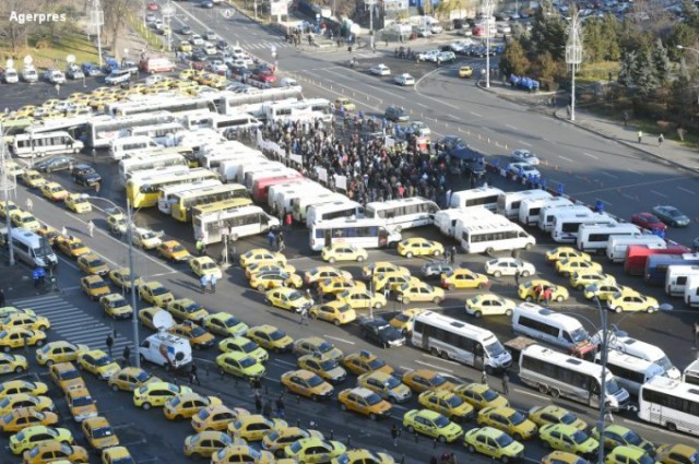 Comuşi (COTAR): Săptămâna viitoare vrem să facem miting în faţa Guvernului; eu zic că vor fi 3.000 de taxiuri şi 2.000 de autobuze